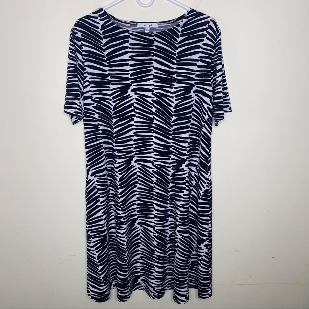 Sympli Size 12 Black & White Short Short Sleeve Patterned Dress- Made in Canada